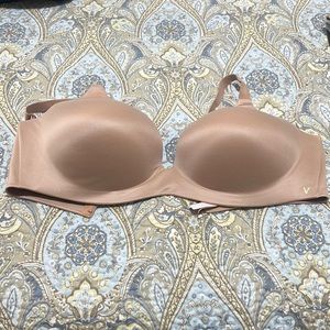 Brand new with tag Victoria Secret 38 DD lined semi Demi.
